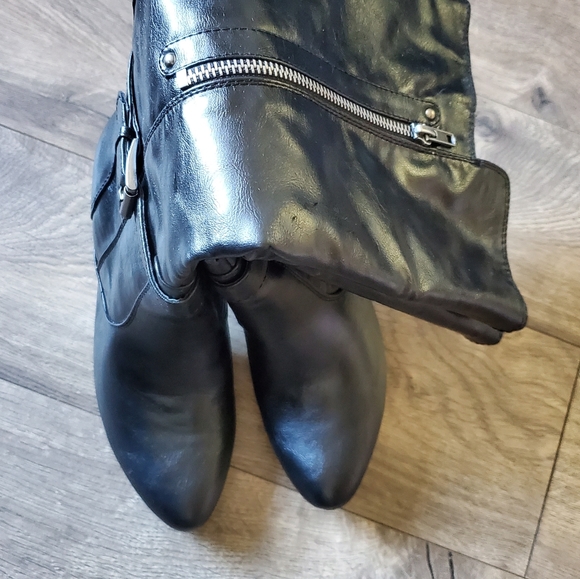 White Mt. Knee High Heeled boots Never Worn-Size  7 - Picture 3 of 3